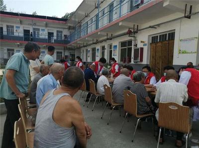 西峽縣丁河鎮(zhèn) 幸福大院義診活動送溫暖，健康咨詢?nèi)肴诵? class=
